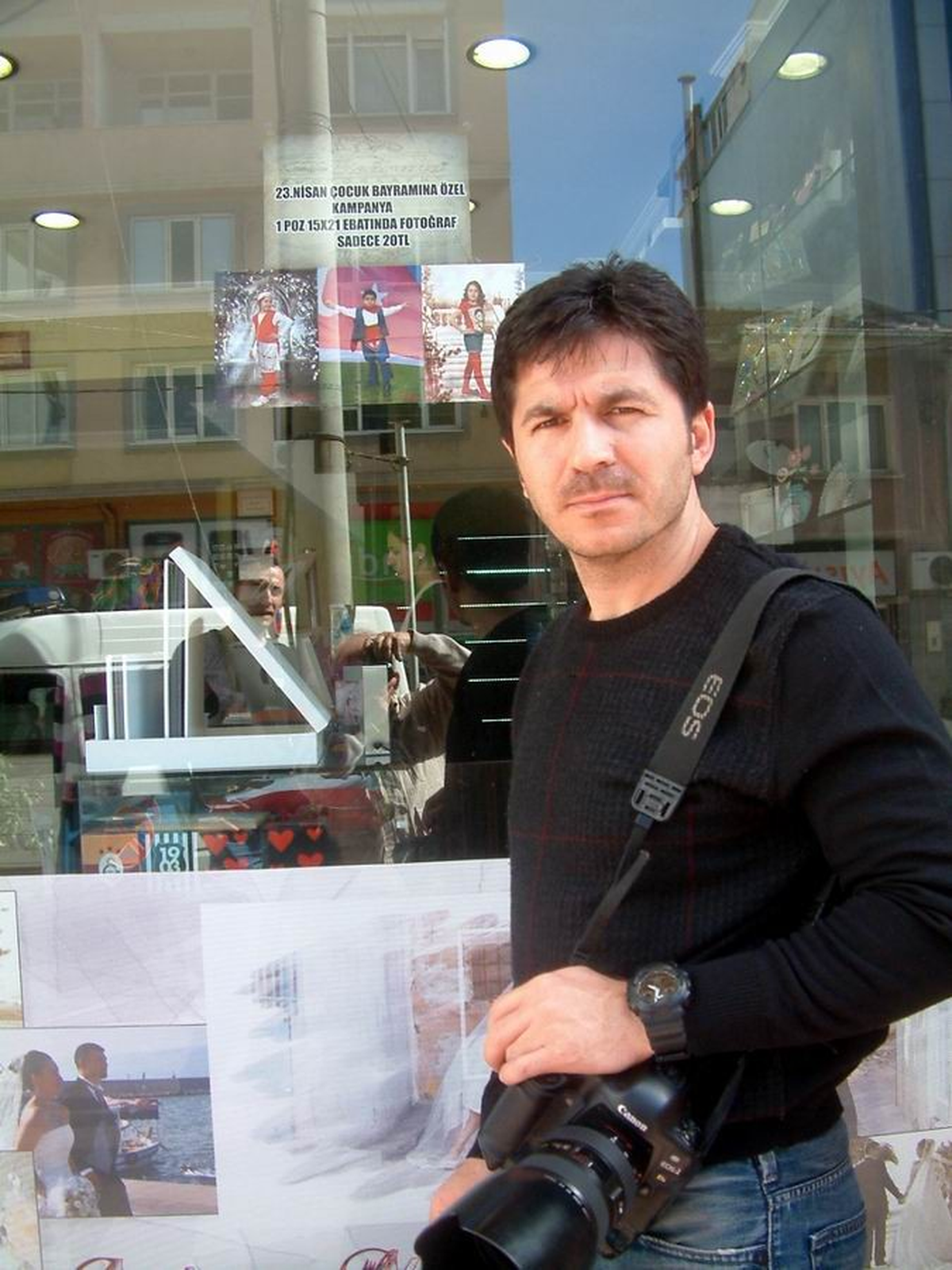 Burhaniyeli Fotoğrafçı Öğrencilere 23 Nisan İndirimi Yaptı