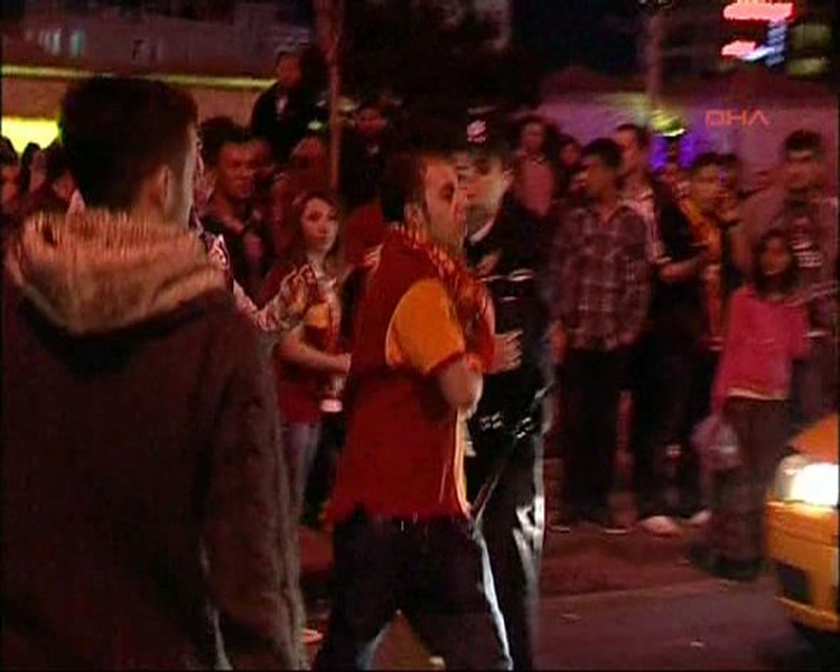 Derbi Sonrası Taksim Karıştı