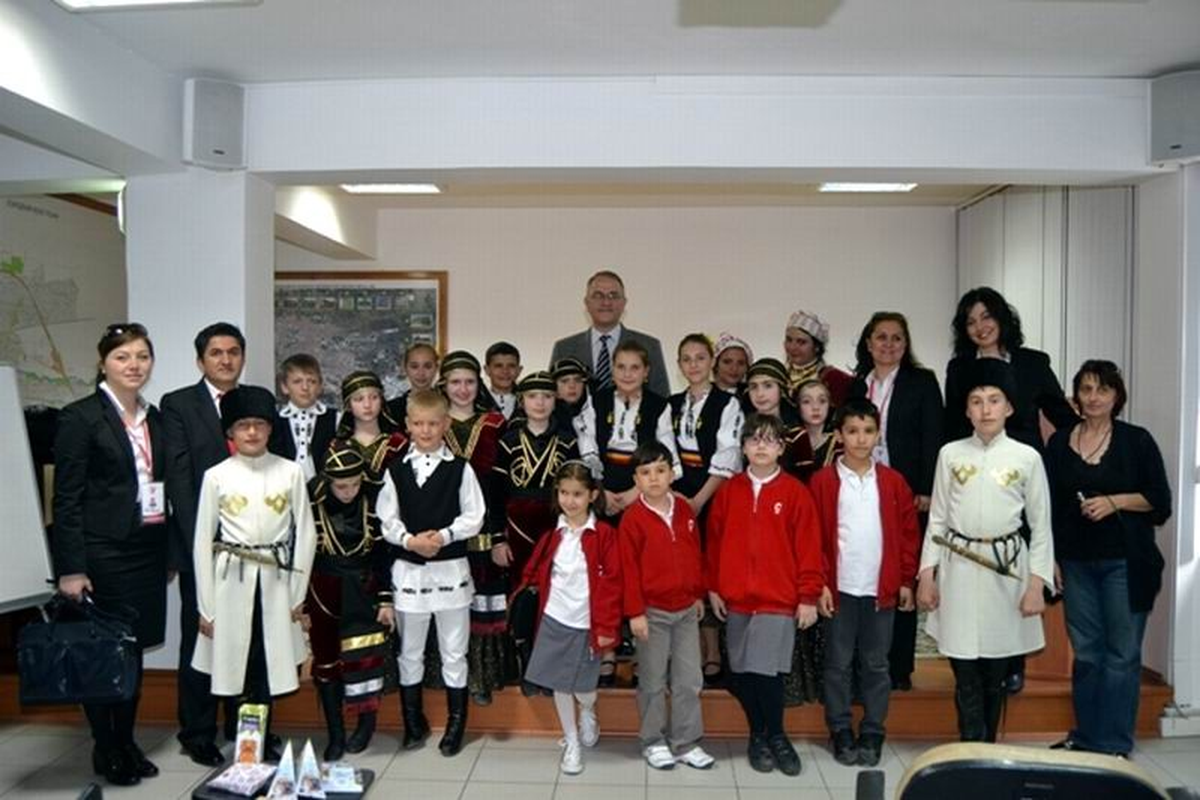 Eskişehir'de Misafir Bulunan Yabancı Öğrenciler Emniyet Müdürü Naci Kuru'yu Ziyaret Ettiler