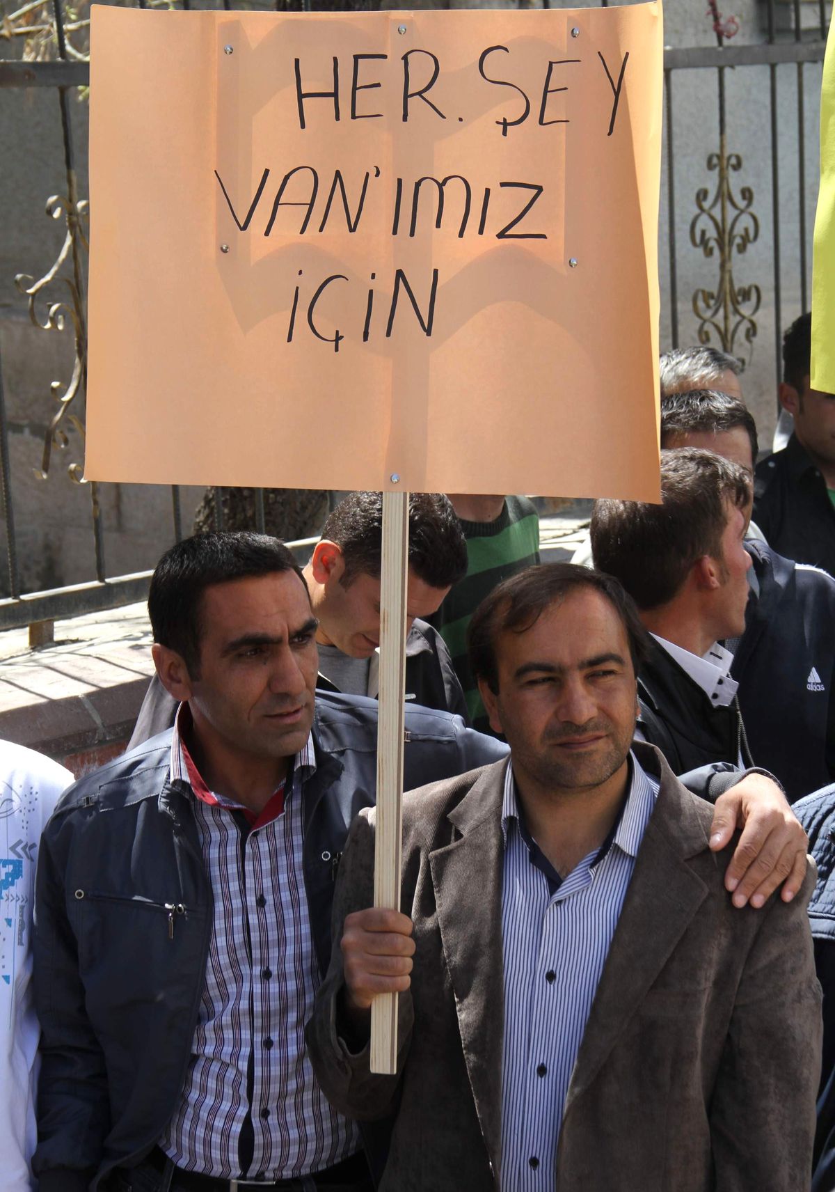 Geçici İşçiler Güvence İstiyor