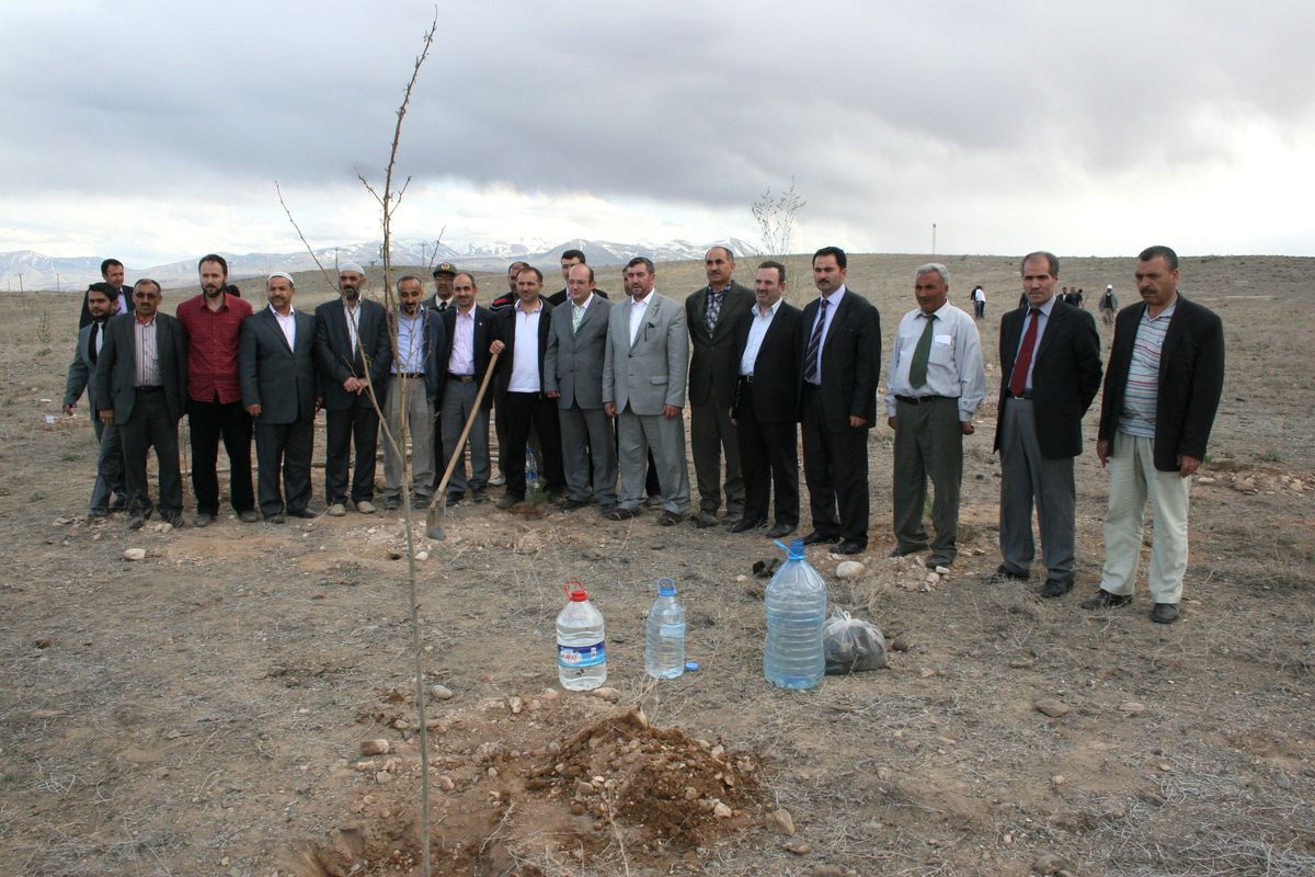 Iğdır Müftülüğü\'nden Fidan Dikimi