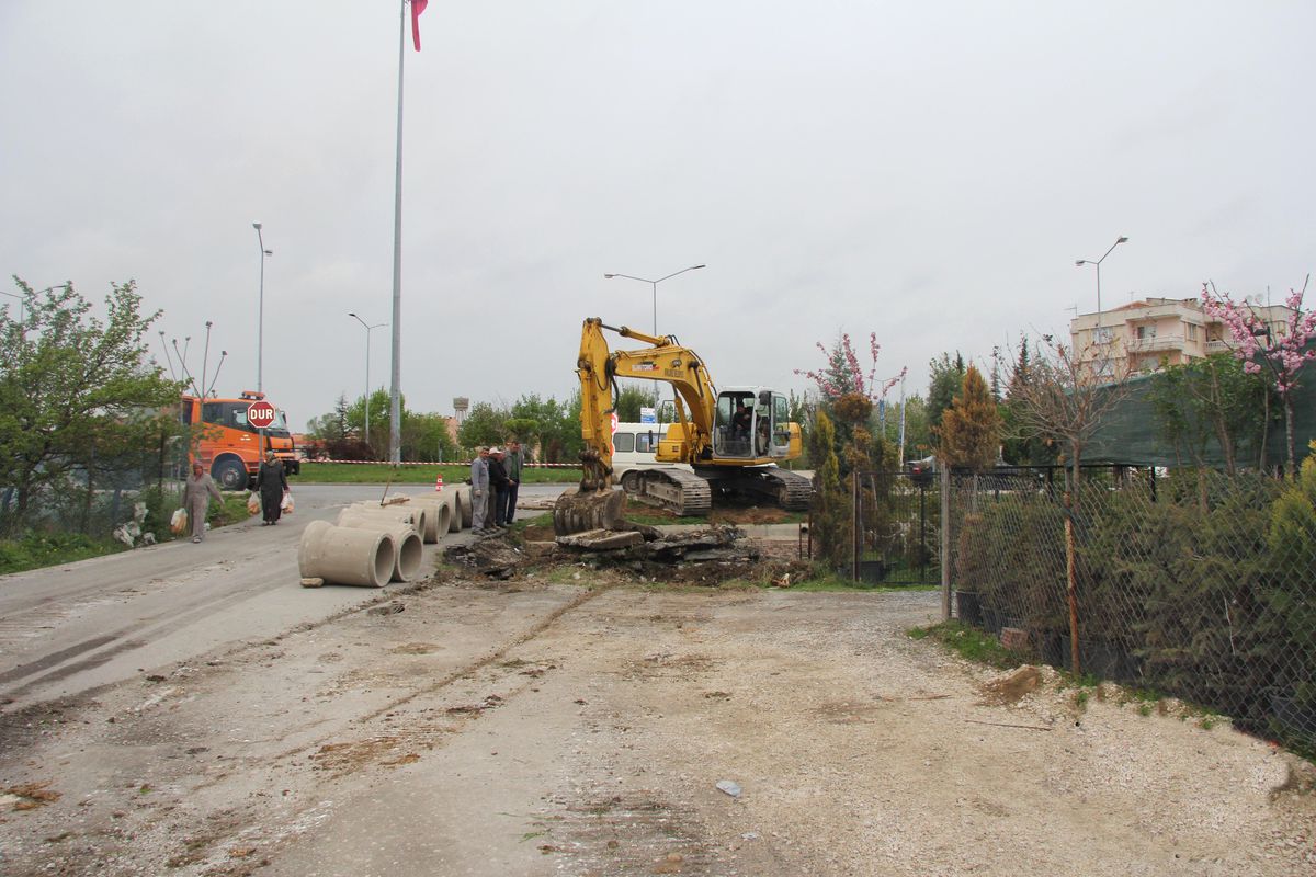 Kırklareli\'de Yol Genişletme Çalışmaları Yapılıyor