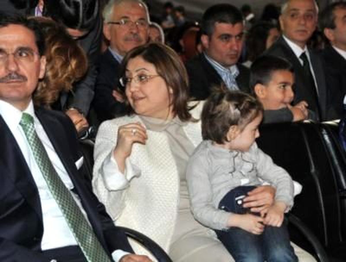 Kocaeli ) Bakan Fatma Şahin 'Çocuk Yüzlü Ödüller' Dağıtımına Katıldı Bakan Fatma Şahin 'Çocuk Yüzlü...