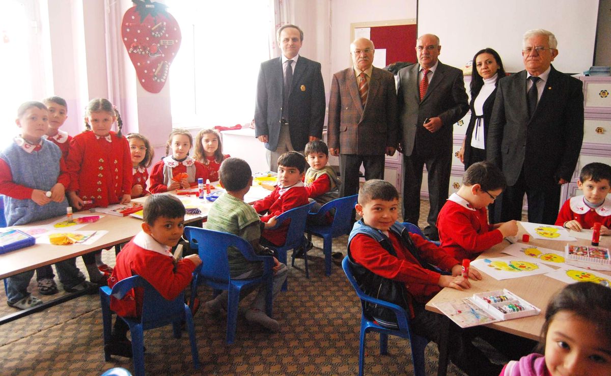 Kula Kaymakamı Cıbır\'dan, 23 Nisan Mesajı