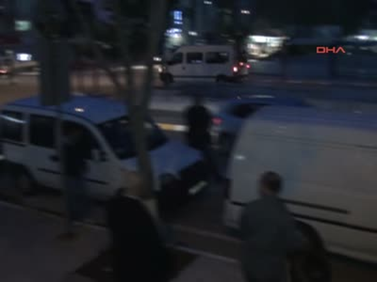 Minibüsten 18 Kaçak Çıktı