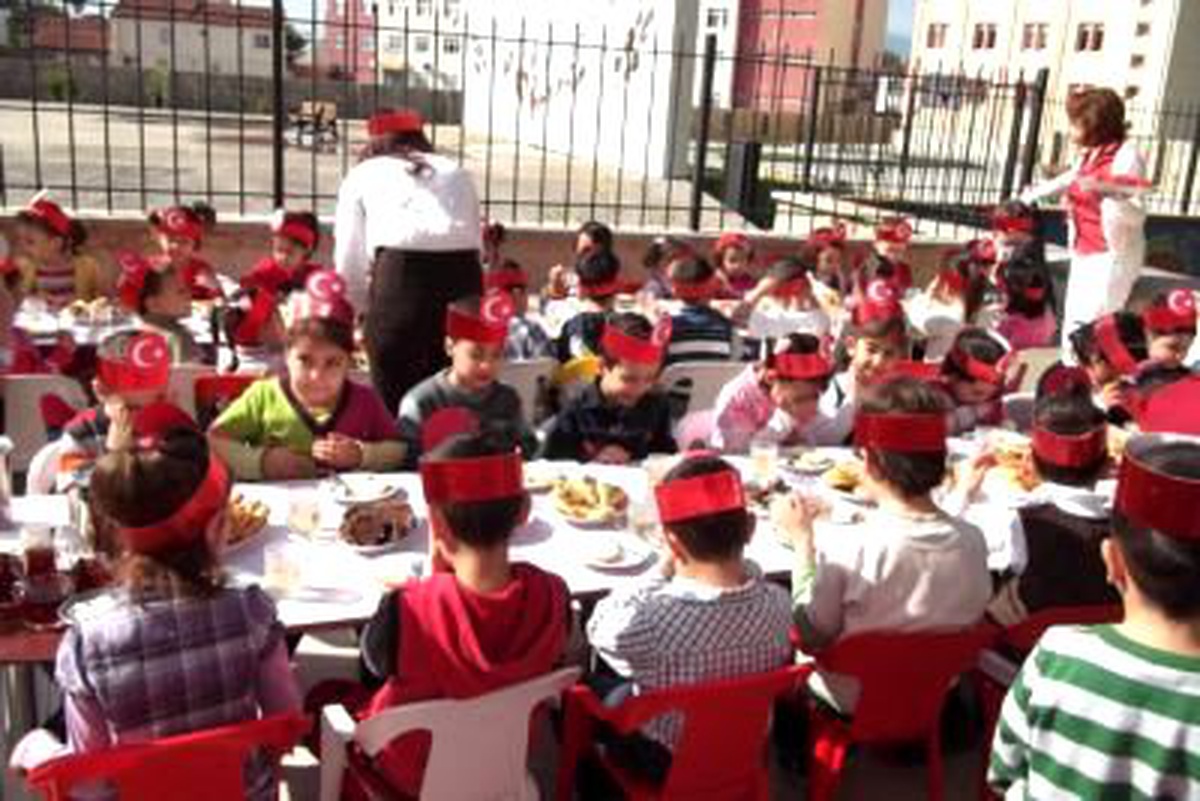 Minikler 23 Nisan\'ı Şenlik Havasında Kutladı