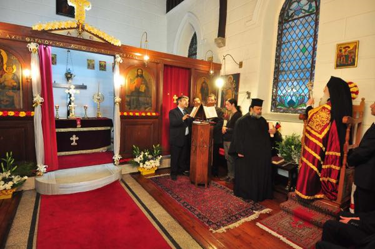 Patrik Bartholomeos İzmir\'de Ayin Yönetti