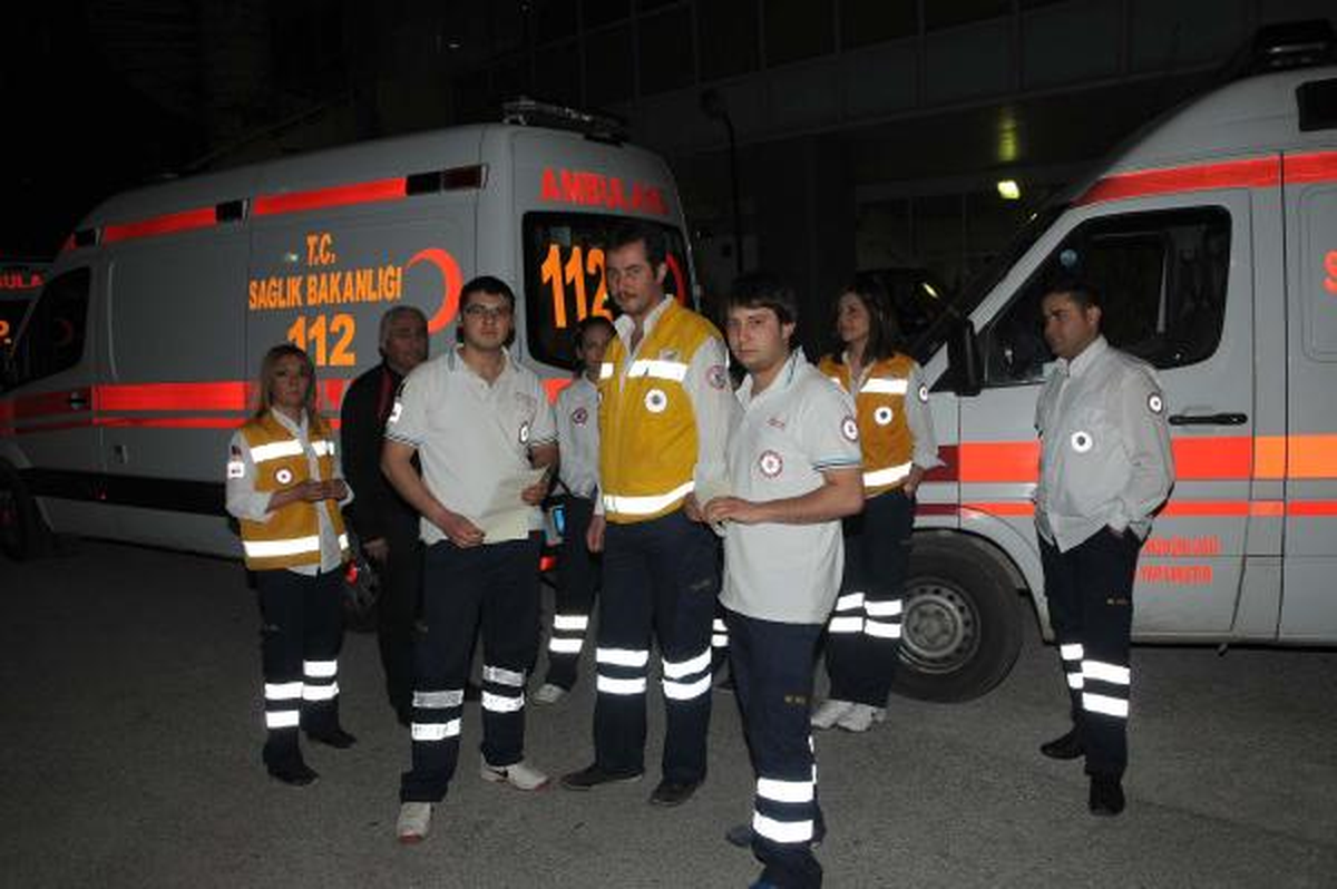 Sağlık İstasyonu Görevlilerine Döner Bıçaklı Saldırı