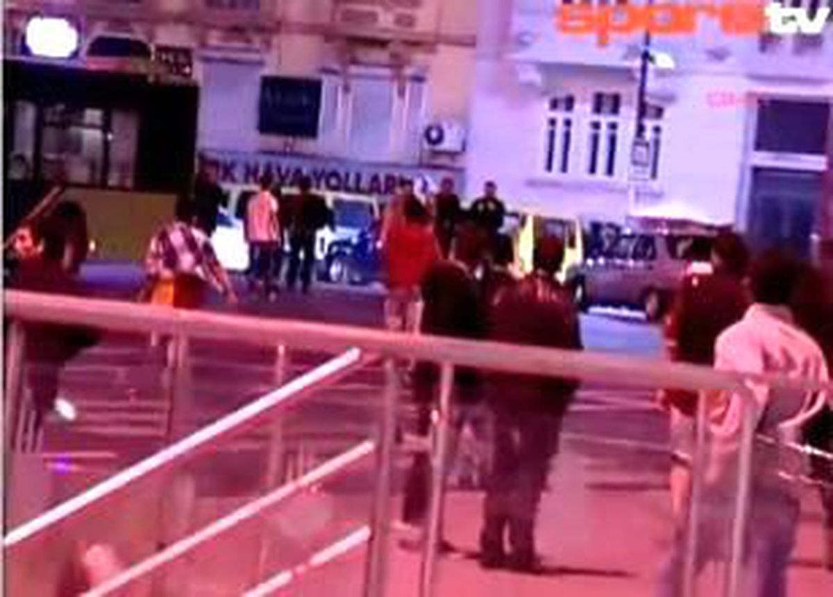 Taksim Meydanı\'nda Olay!