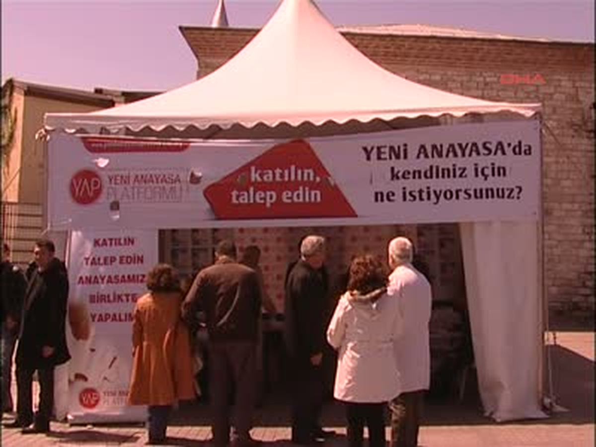 Taksim Meydanı\'nda \'Yeni Anayasa Çadırı\'