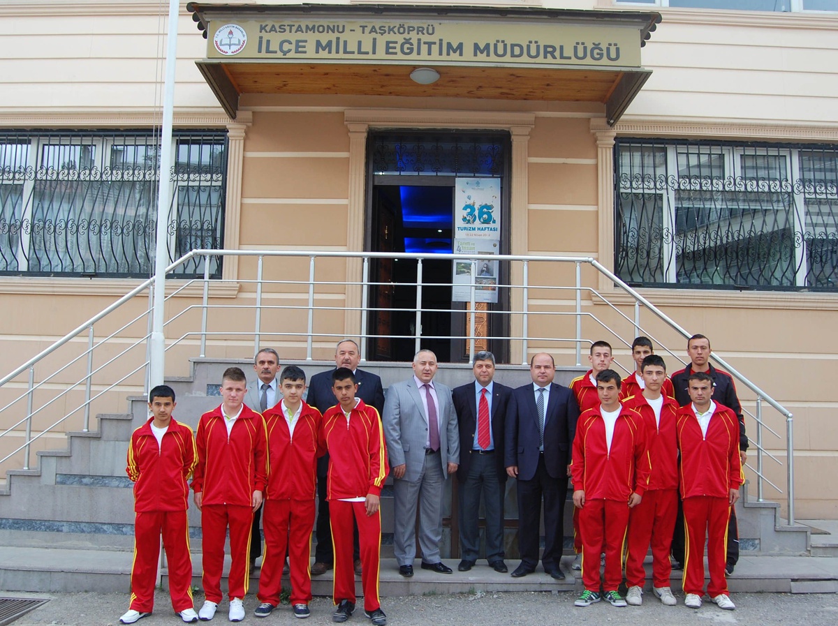 Taşköprüspor Erkek Voleybol Takımı Yarı Finalde