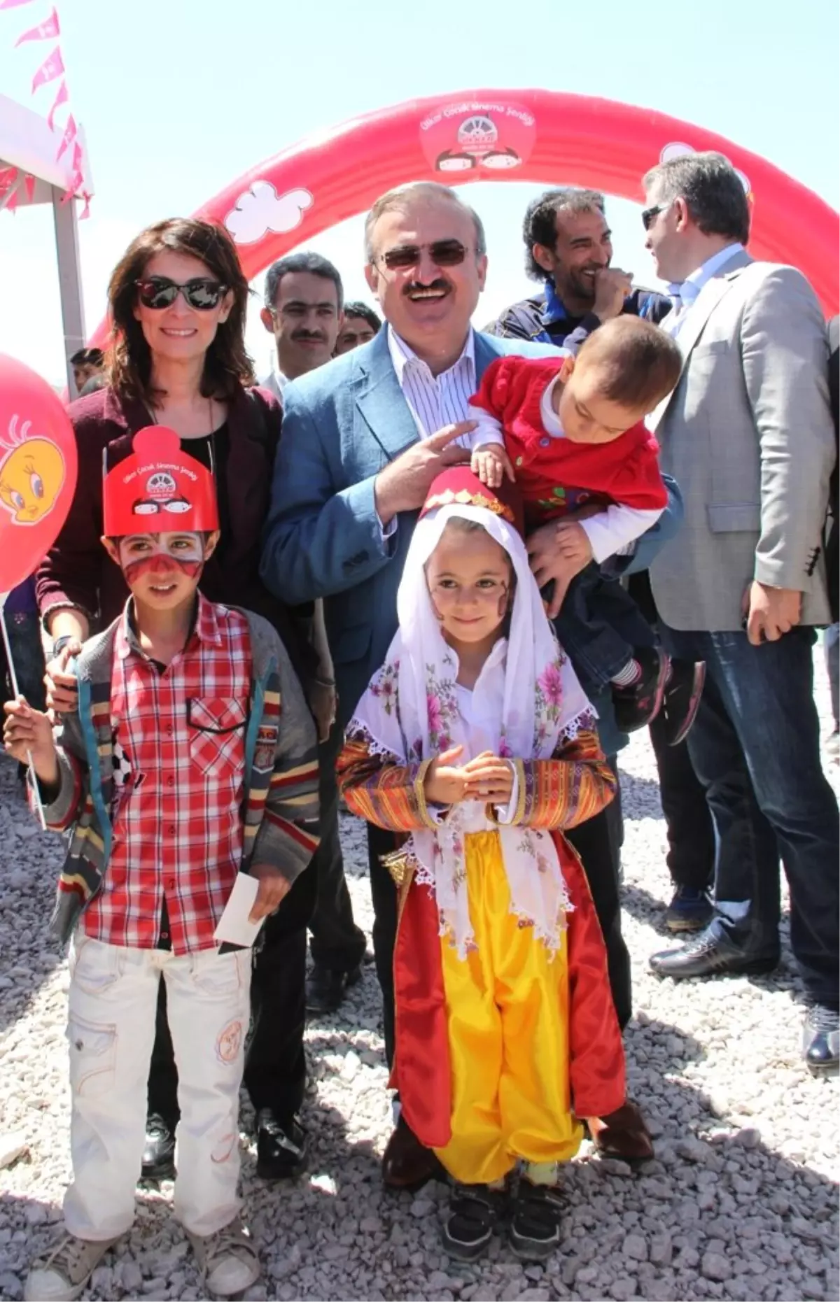 Ülker Çocuk Sinema Şenliği Van\'da