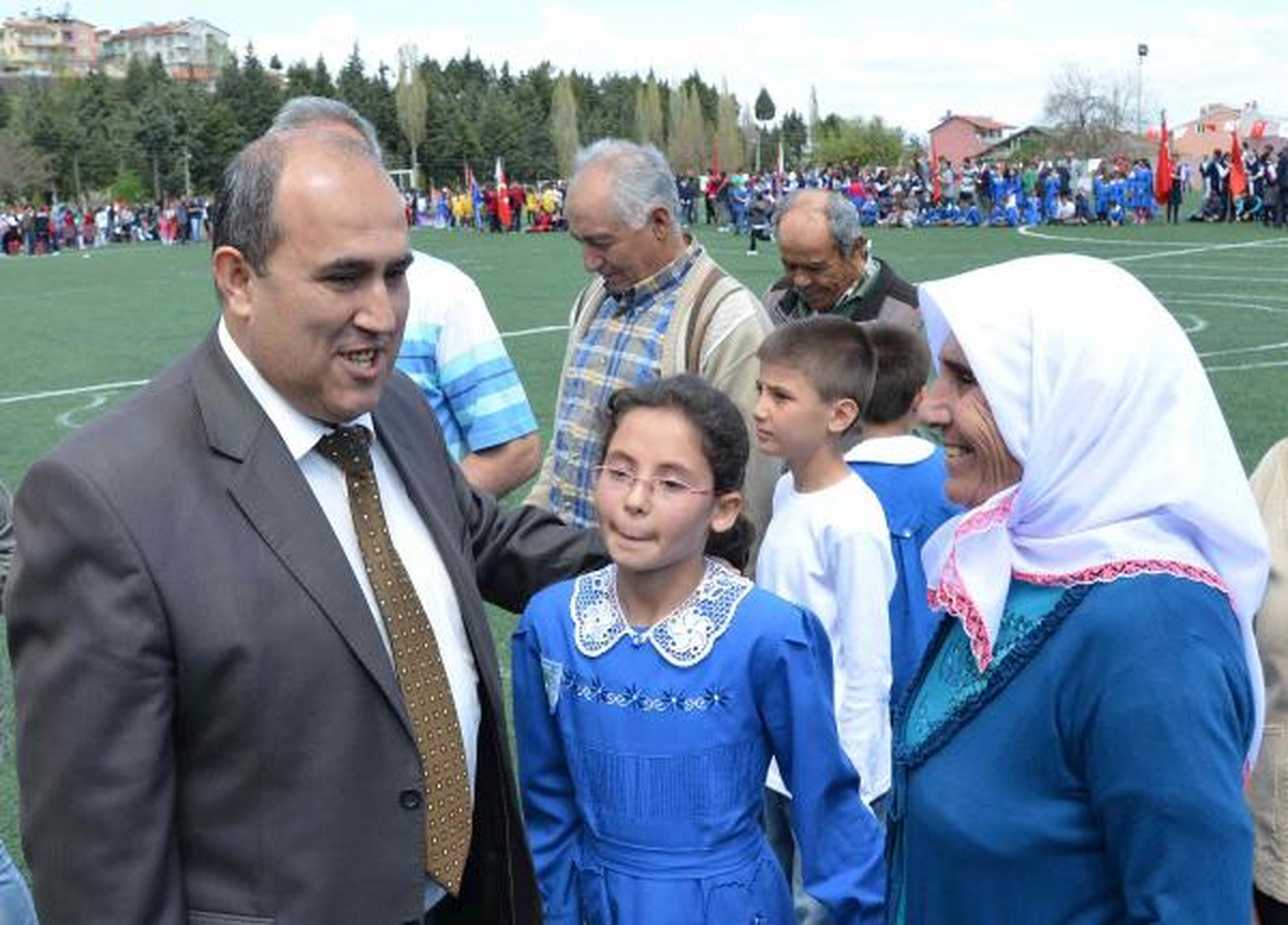 23 Nisan\'da Torunlarıyla Koştular