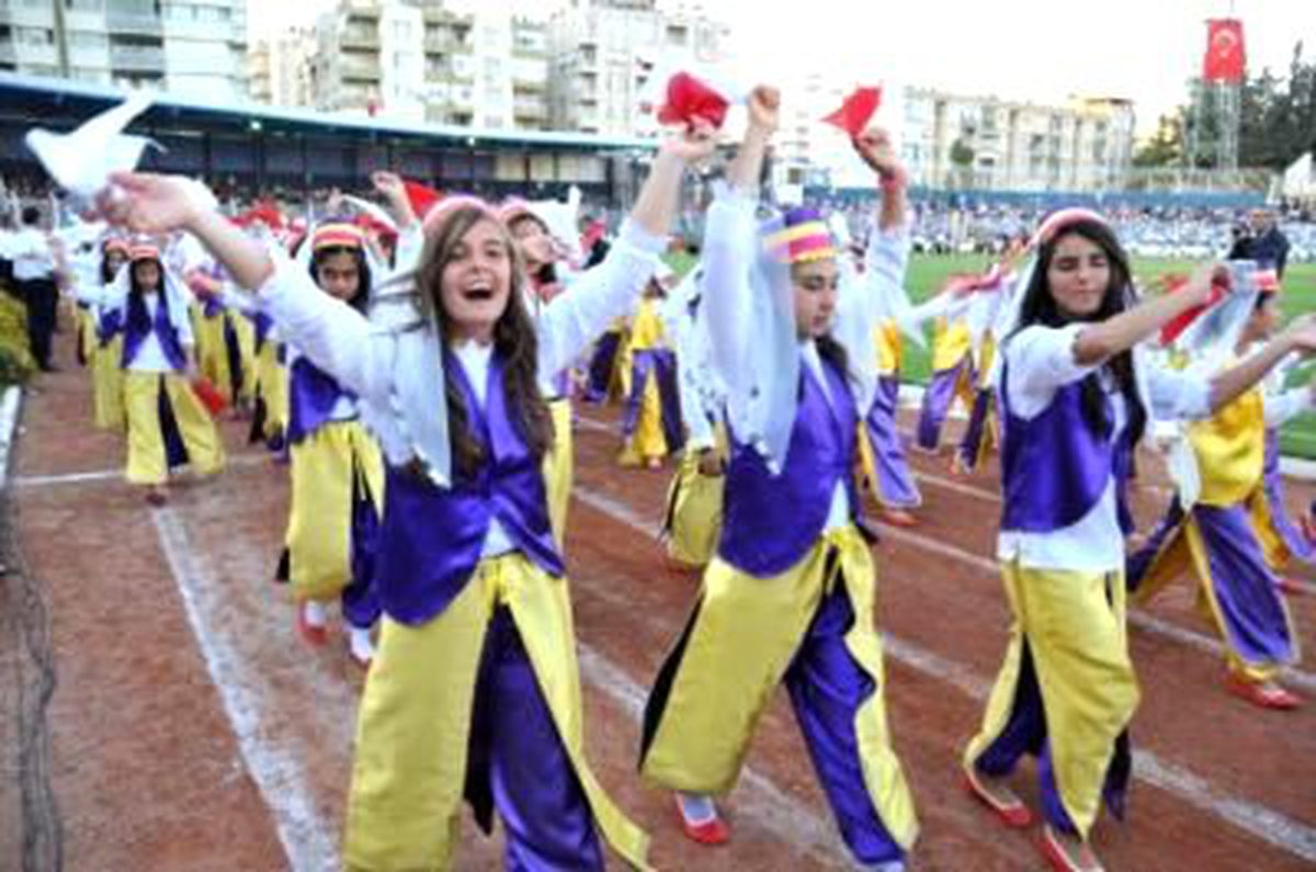 Adana\'da 23 Nisan Kutlaması