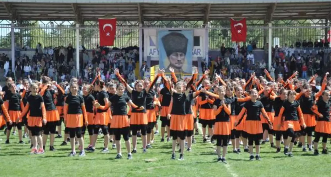 Afyonkarahisar\'da 23 Nisan Coşkusu