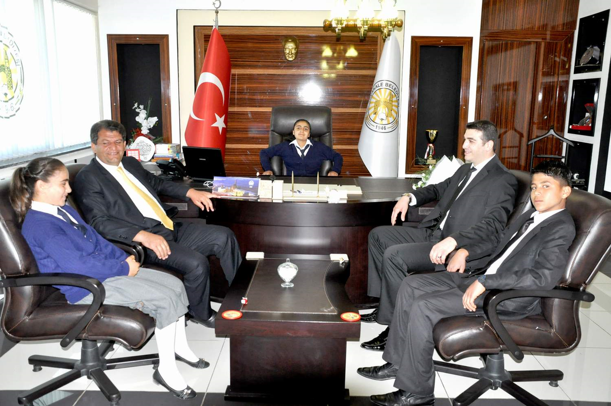 Akçakale\'de Temsili Başkan Emir Yağdırdı