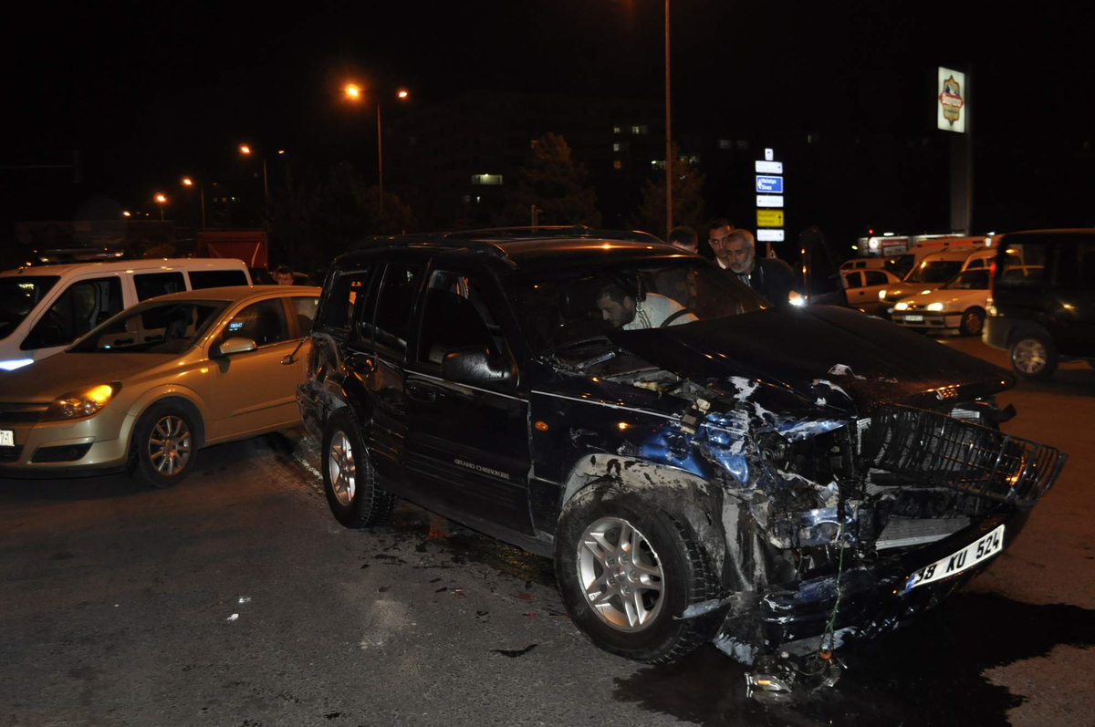 Askeri Ambulans Kaza Yaptı: 5 Yaralı