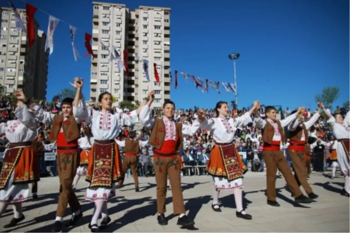 Ataşehir\'de 23 Nisan Festival Havasında