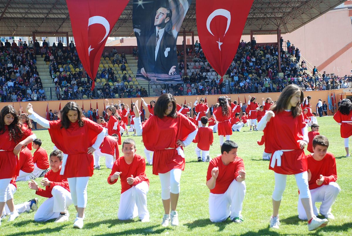 Aynı Anda Okullarda da Tören Olunca Stadyuma Katılım Düşük Kaldı