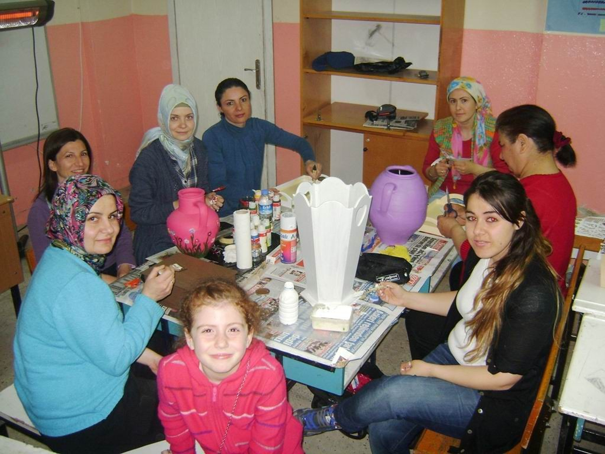 Balya'da Kadınlar Ahşap Boyamaya Merak Sardı