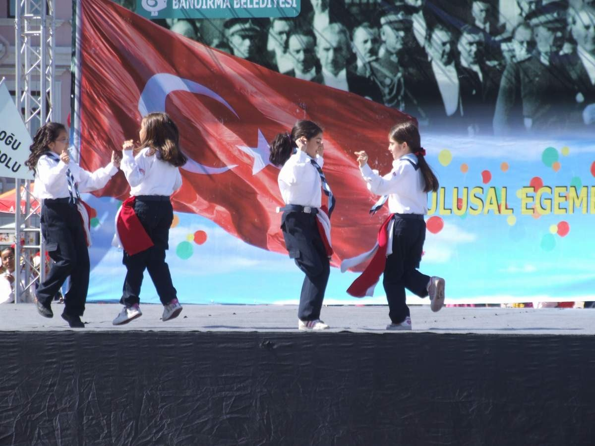 Bandırma\'da 23 Nisan Coşkusu