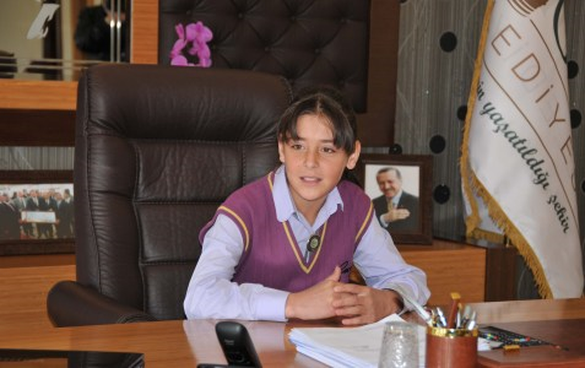 Başkanlık Makamına Şerife Uykal Oturdu