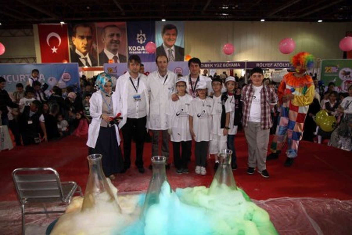 Bilim Şovları Çocuk Eğitim ve Eğlence Fuarı\'nda
