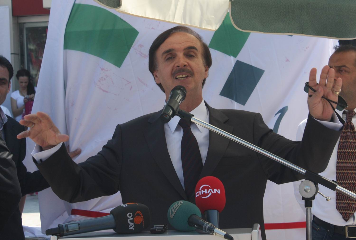 Bu Çeşmeden 24 Saat Vişne Suyu Akıyor