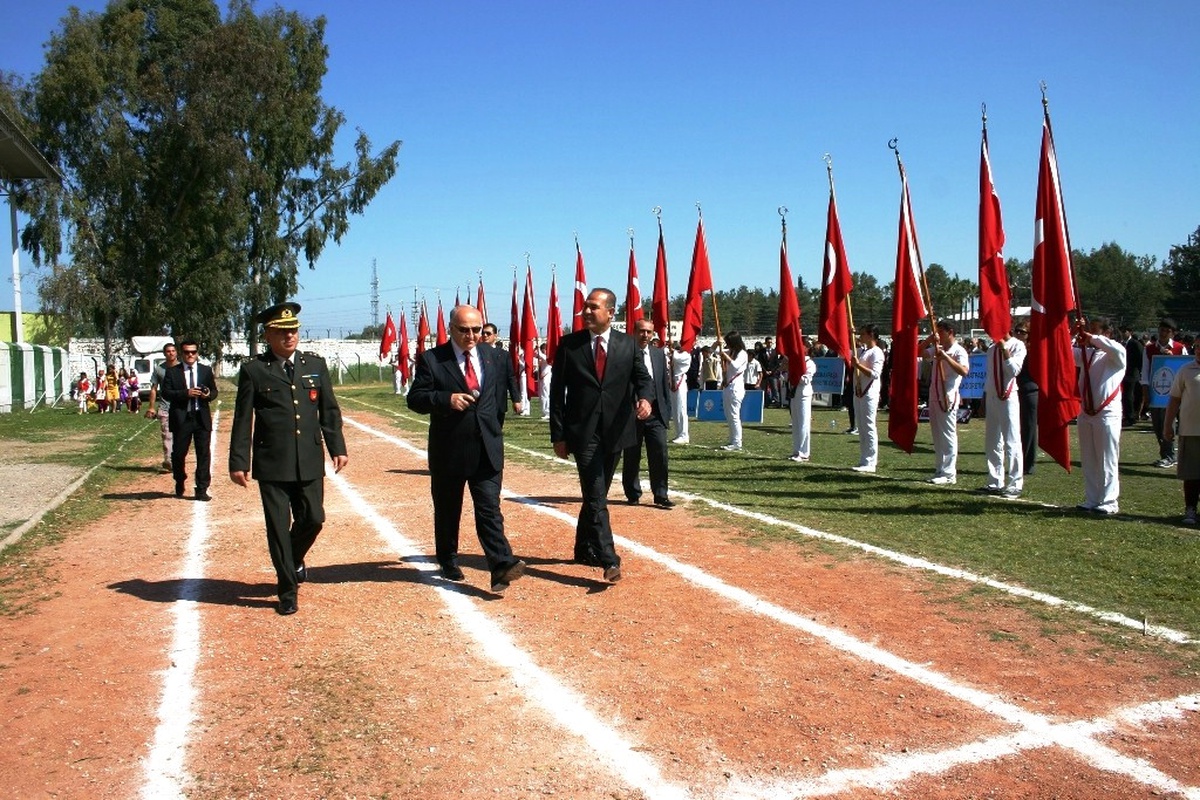 Ceyhan'daki 23 Nisan Kutlamaları Renkli Geçti