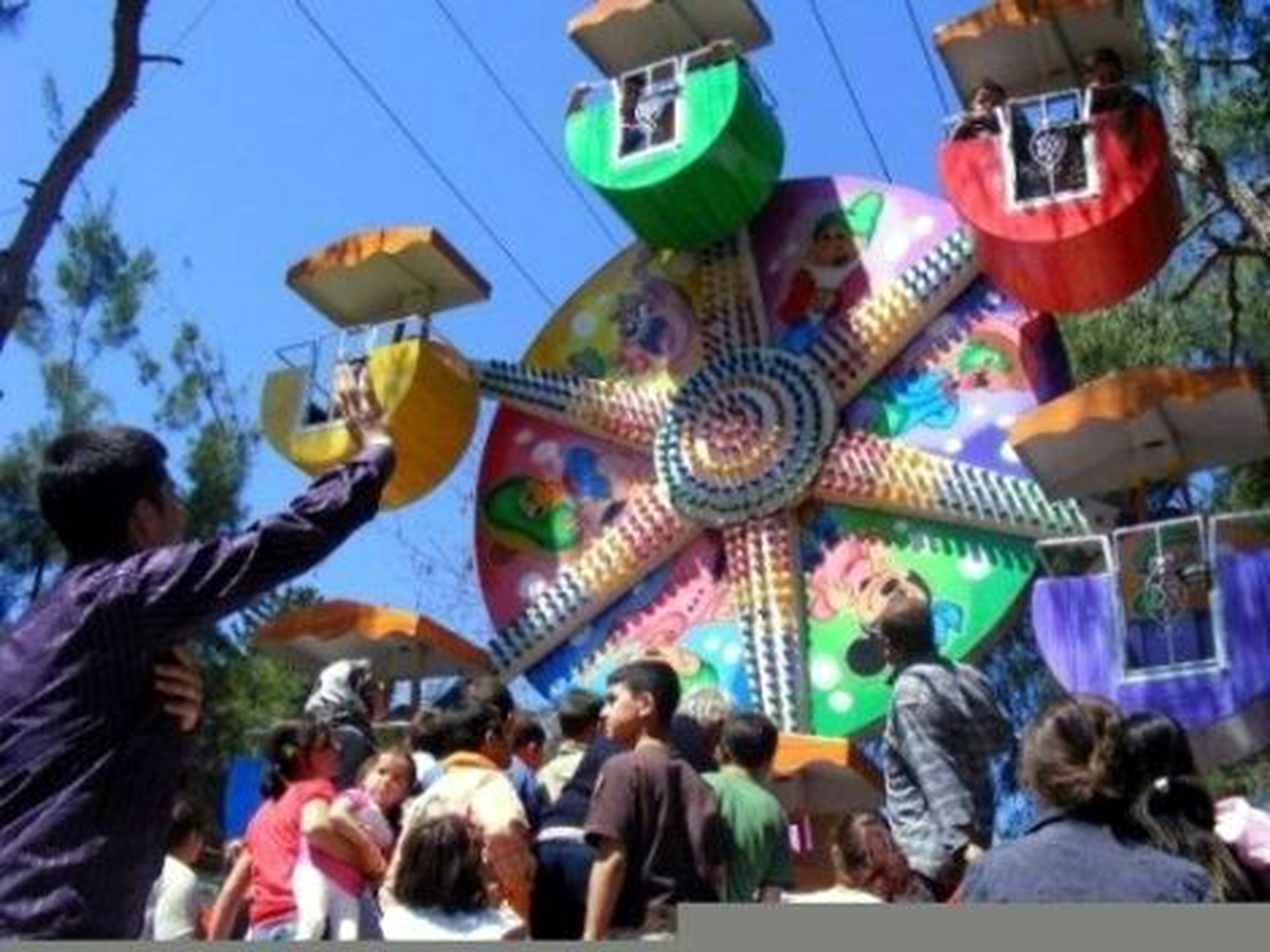 Çocuklar Lunaparkta Doyasıya Eğlendi
