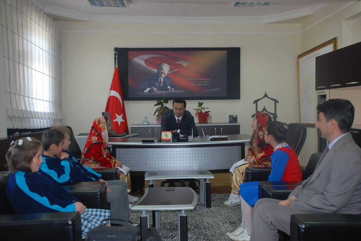 Daday'da Öğrenciler Kaymakamı Ziyaret Etti