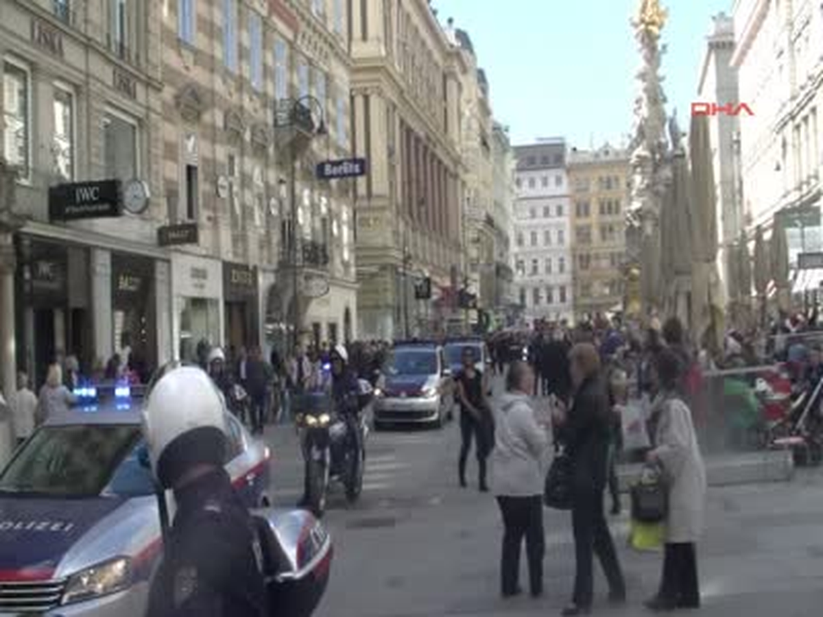Viyana\'da Protesto
