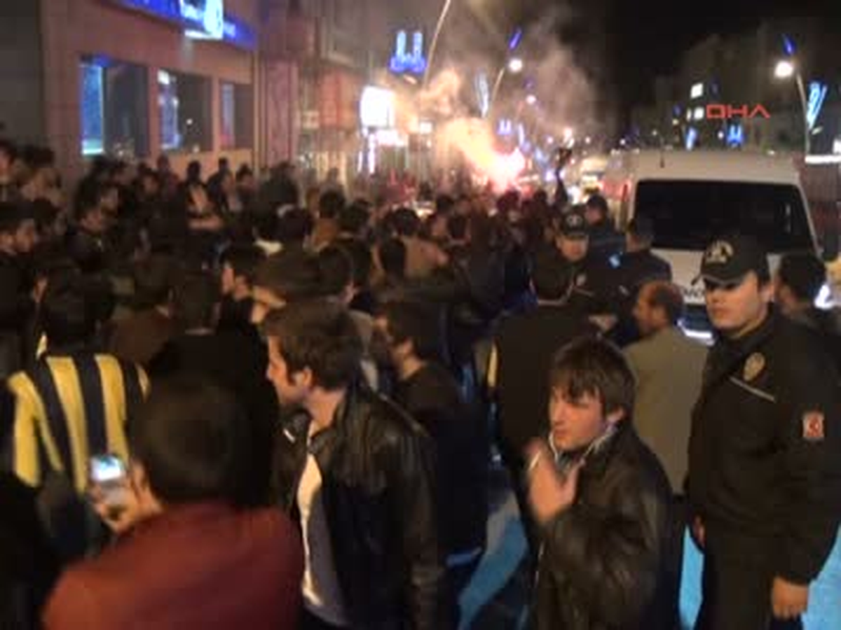 Erzurum\'da Fenerbahçelilerin Galibiyet Coşkusu