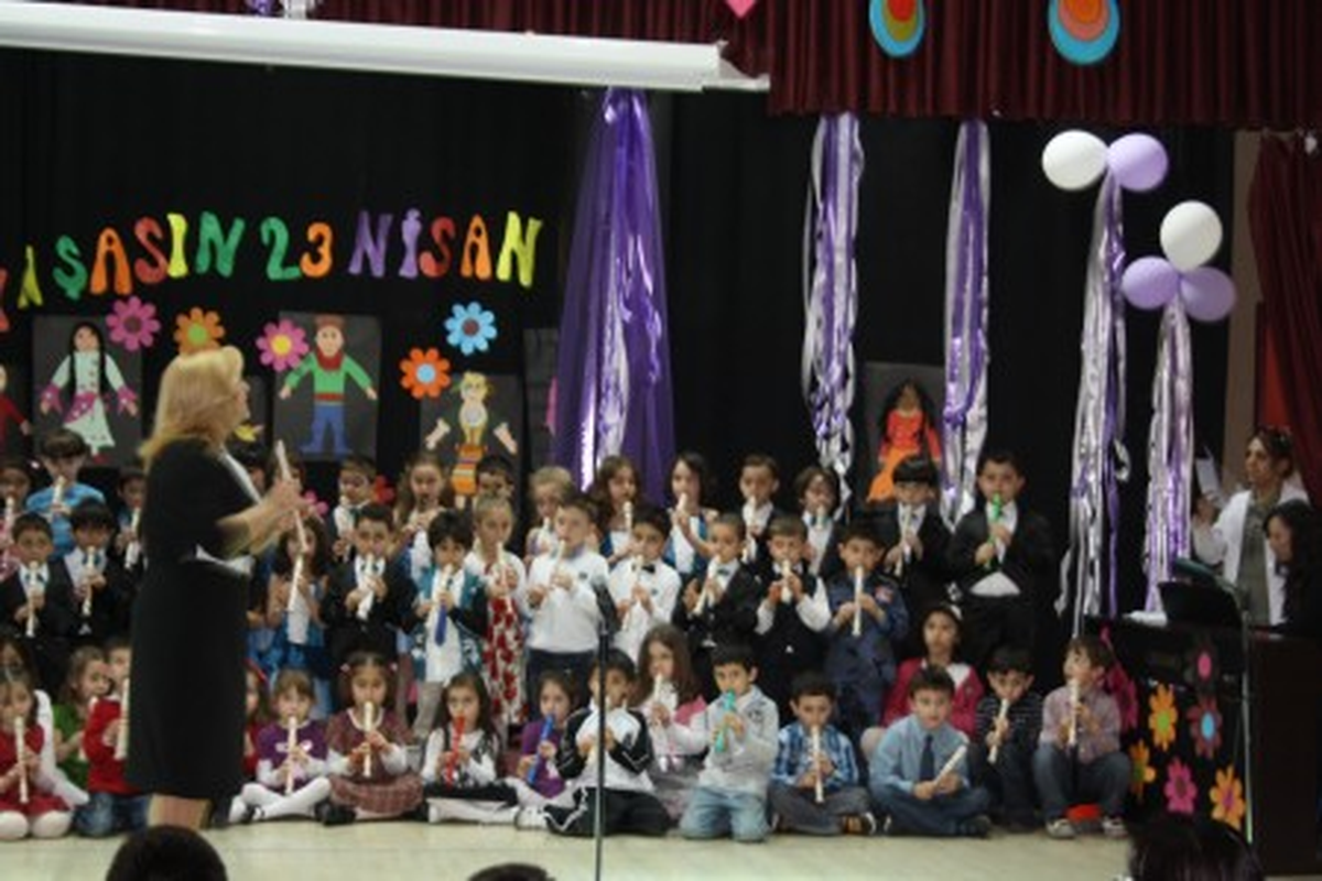 Esentepe İlköğretim Okulunda 23 Nisan Coşkusu