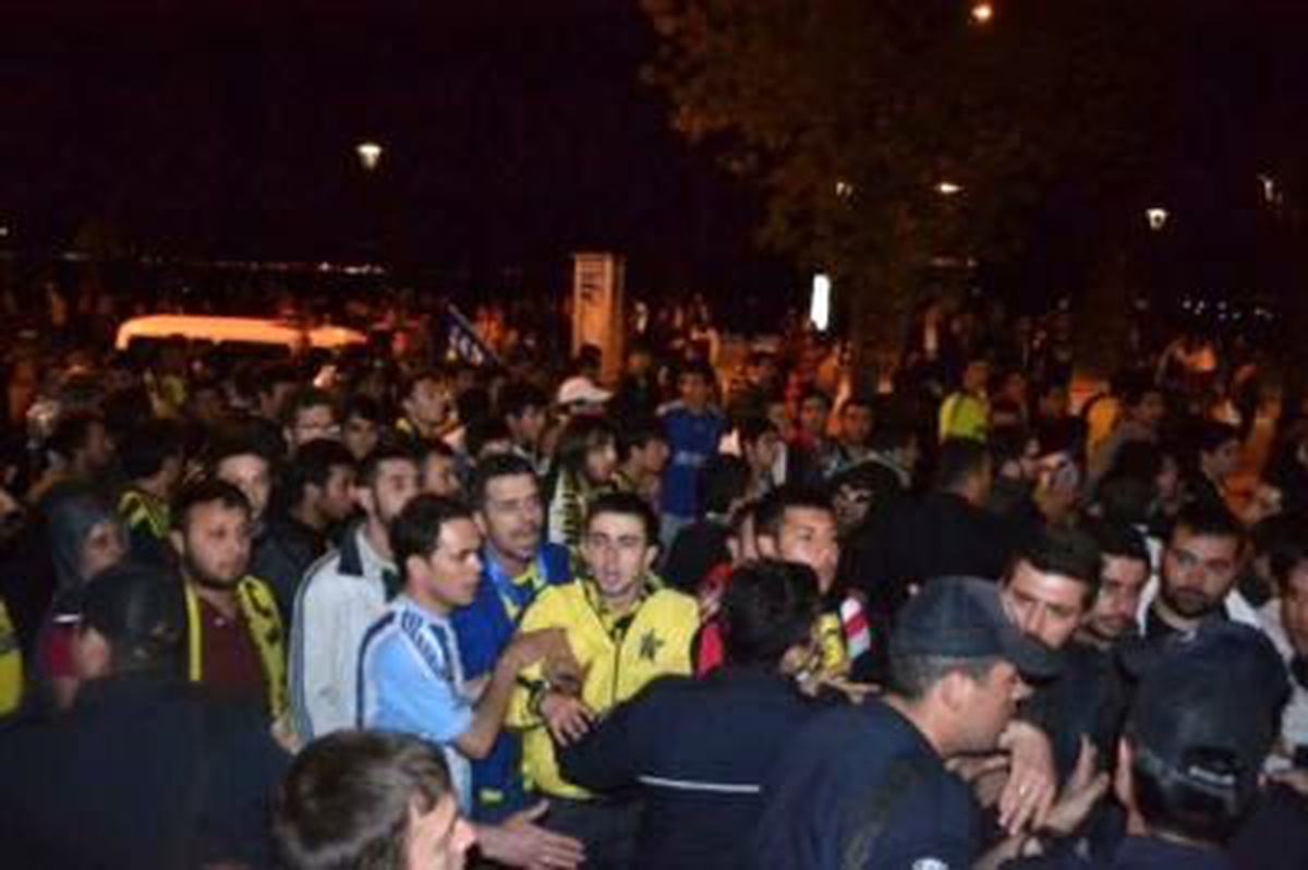Fenerbahçeli Voleybolcular da Galibiyeti Coşkuyla Kutladı
