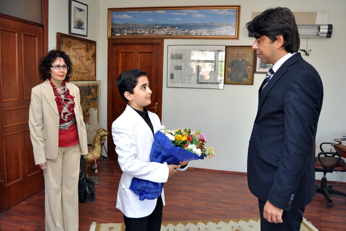 Foça\'nın Küçük Başkanı, Oyun Parkı Talimatı Verdi