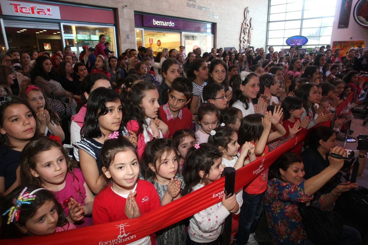 Forum Trabzon\'da Çocuklara 23 Nisan Sürprizi