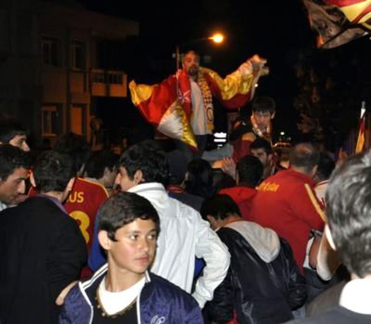 Taraftar Takımını Yalnız Bırakmadı
