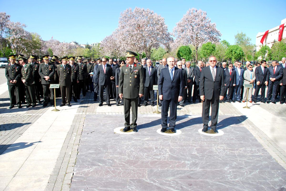 Gaziantep\'te 23 Nisan Kutlamaları