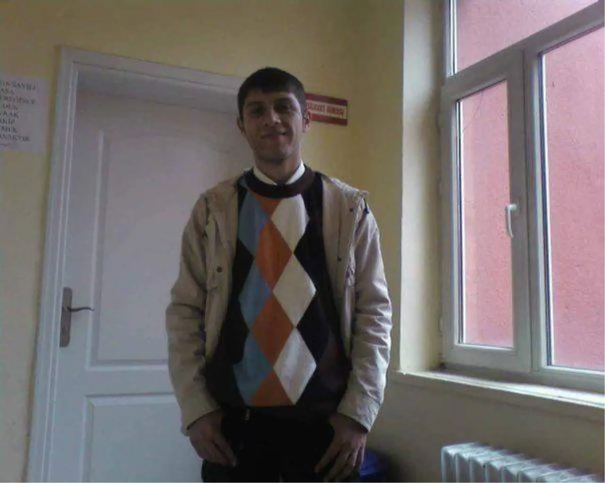 Kars\'ta Üniversiteyi Kazanamayan Genç Hayatına Kıydı