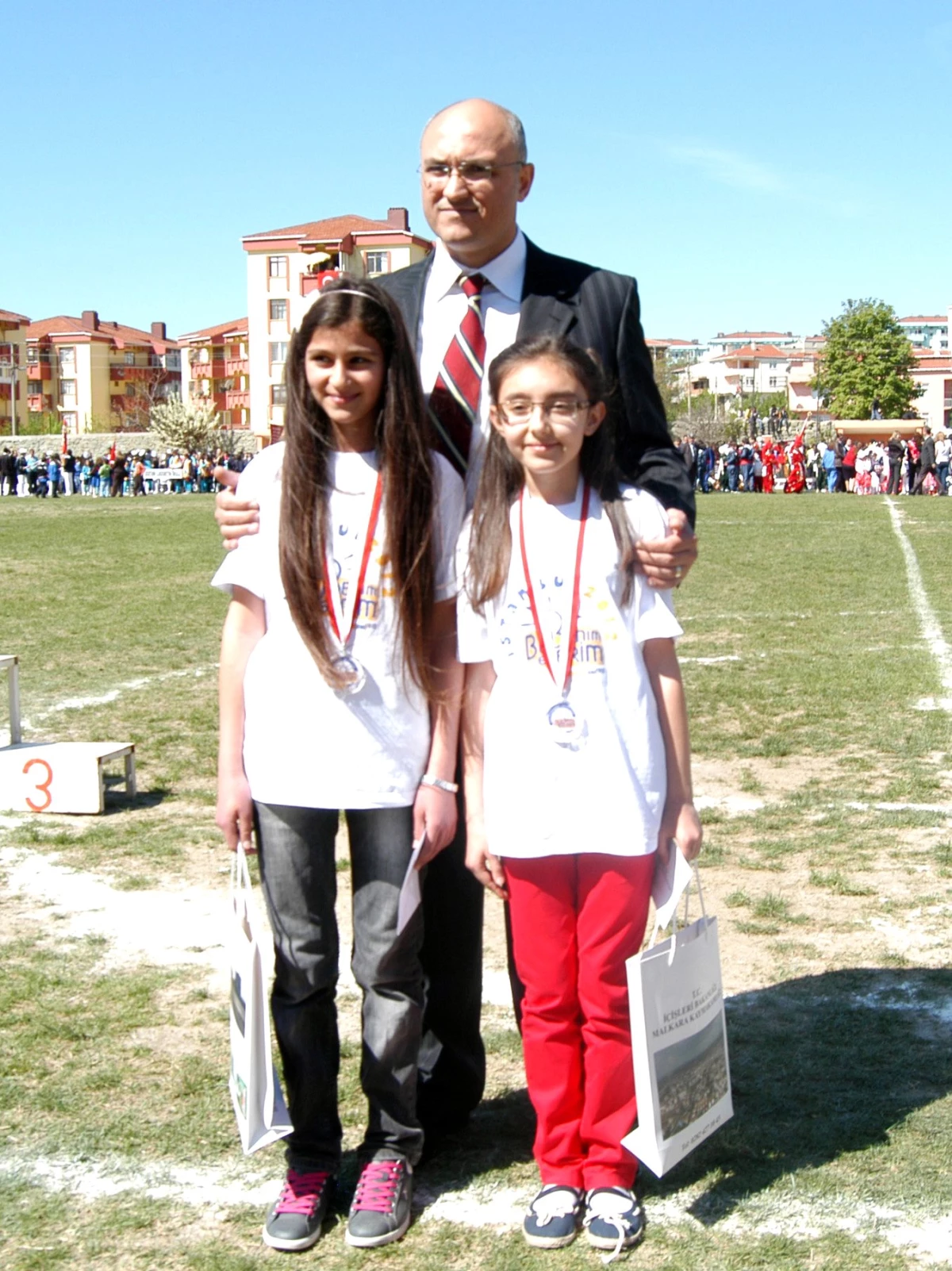 Kaymakam Kadiroğlu: "Öğretmen Yanlış Yaptı, Başörtülü Gelmemesi Lazımdı"