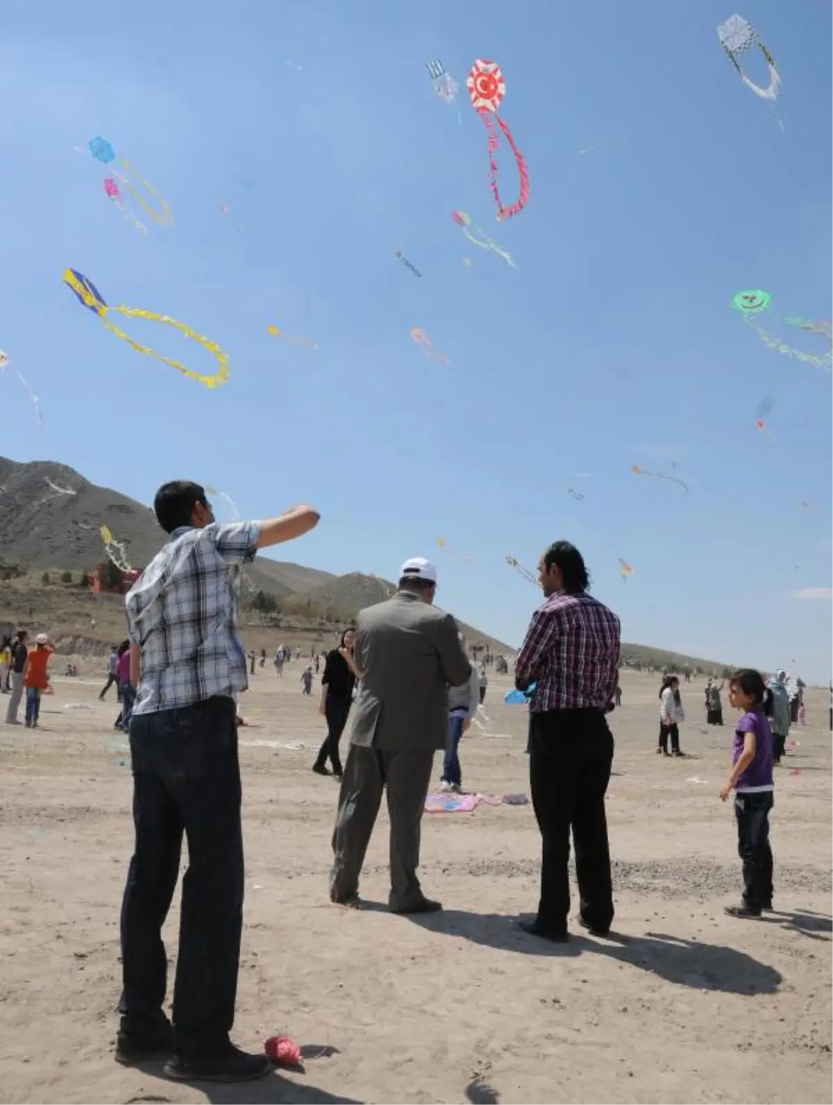 Kayseri\'de 750 Uçurtma Aynı Anda Semalarda