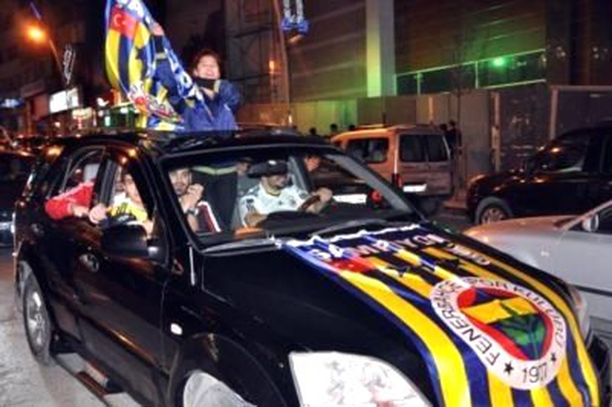 KKTC\'de Fenerbahçe Coşkusu Yaşandı