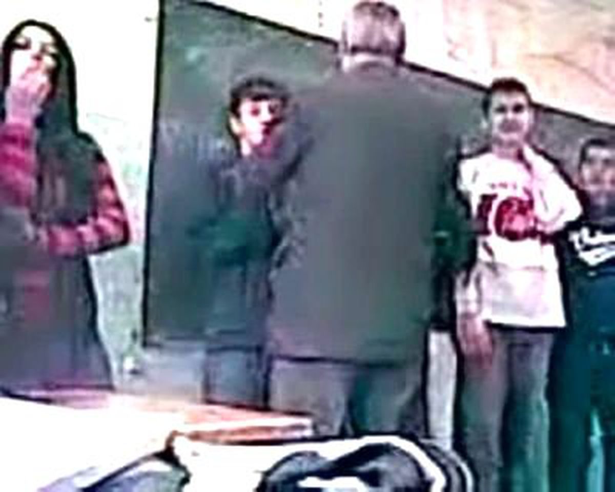 Kosova\'da Okuldakı Şiddet Günün Konusu Oldu