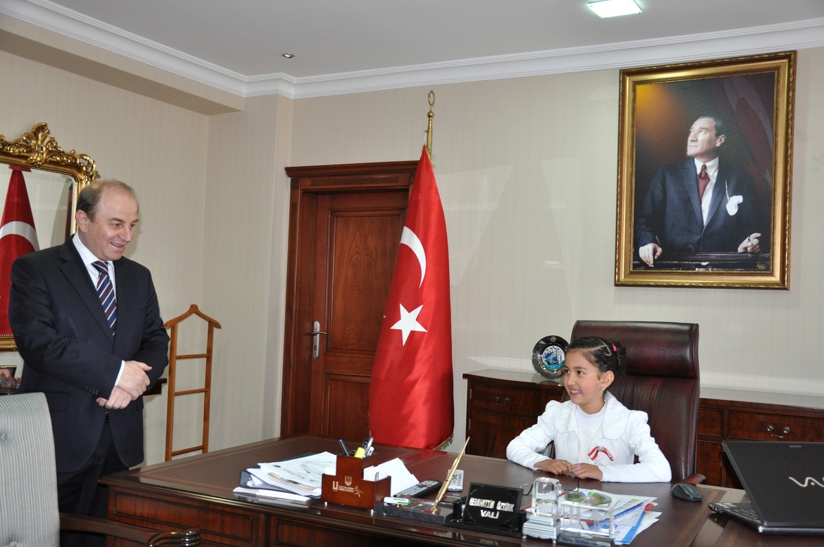 Küçük Vali'nin İlk Talimatı Okuduğu Okulun Binasının Yenilenmesi Oldu