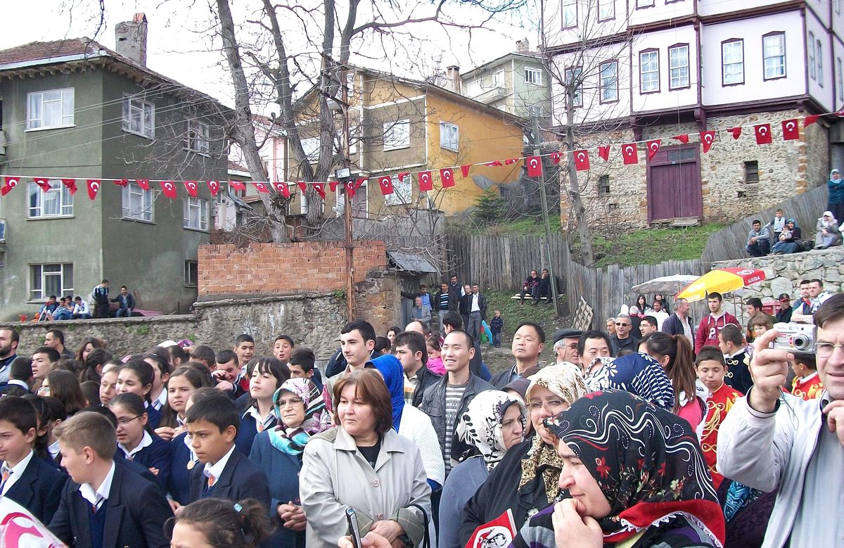 Küre\'de Yapılan 23 Nisan Kutlamalarına Çinlilerden Büyük İlgi