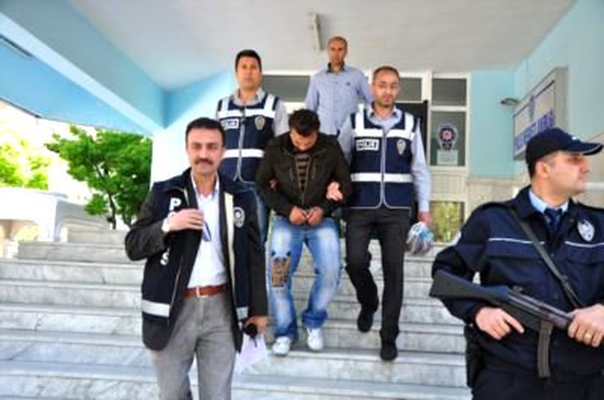 Motosiklet Hırsızı Balkonda Yakalandı