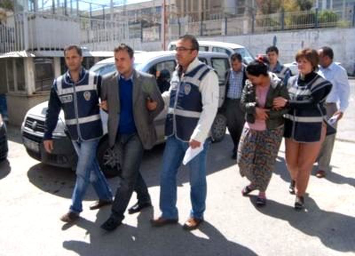 Şebeke, İki Kez Dolandırmış (2)