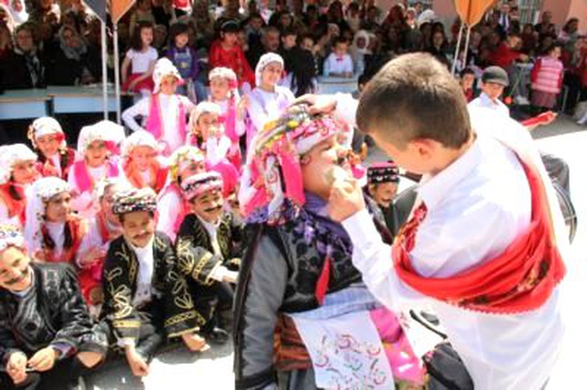 Taksim\'de 23 Nisan Kutlaması
