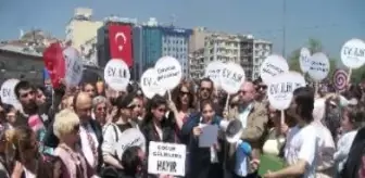 Taksim'de 'Çocuktan Gelin Olmaz' Eylemi